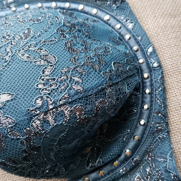 Victoria Secret Studded Bra - Picture 3 of 7